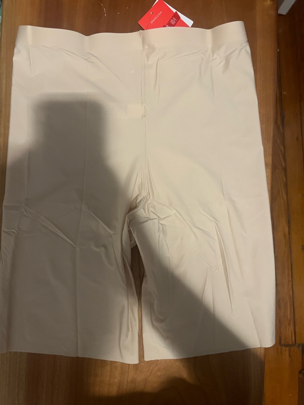 SPANX thinstinx mid thigh short NWT - Picture 4 of 5
